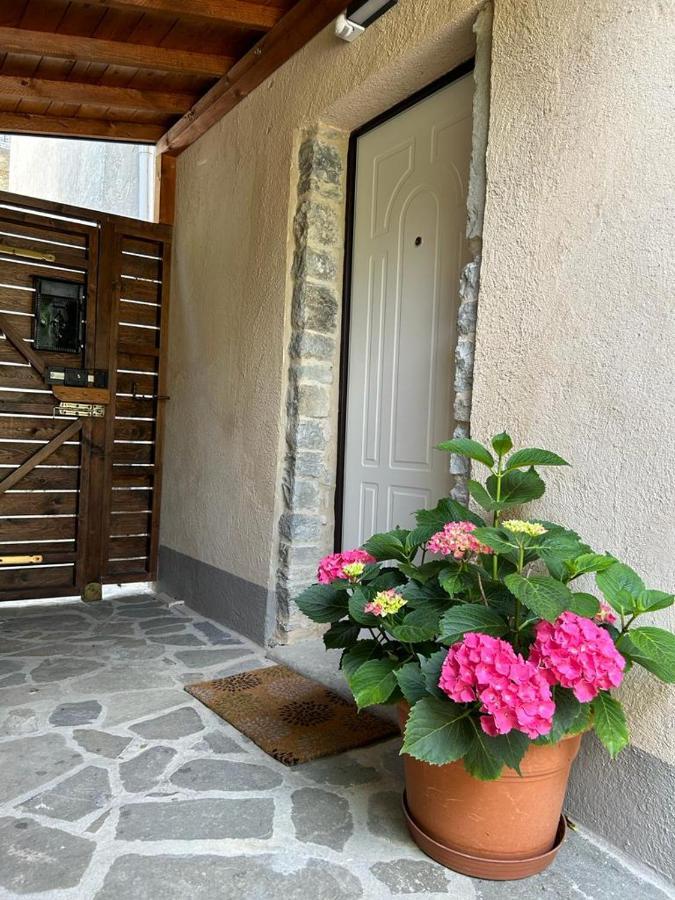 Hotel Le Sei Dame Bardi Exterior foto