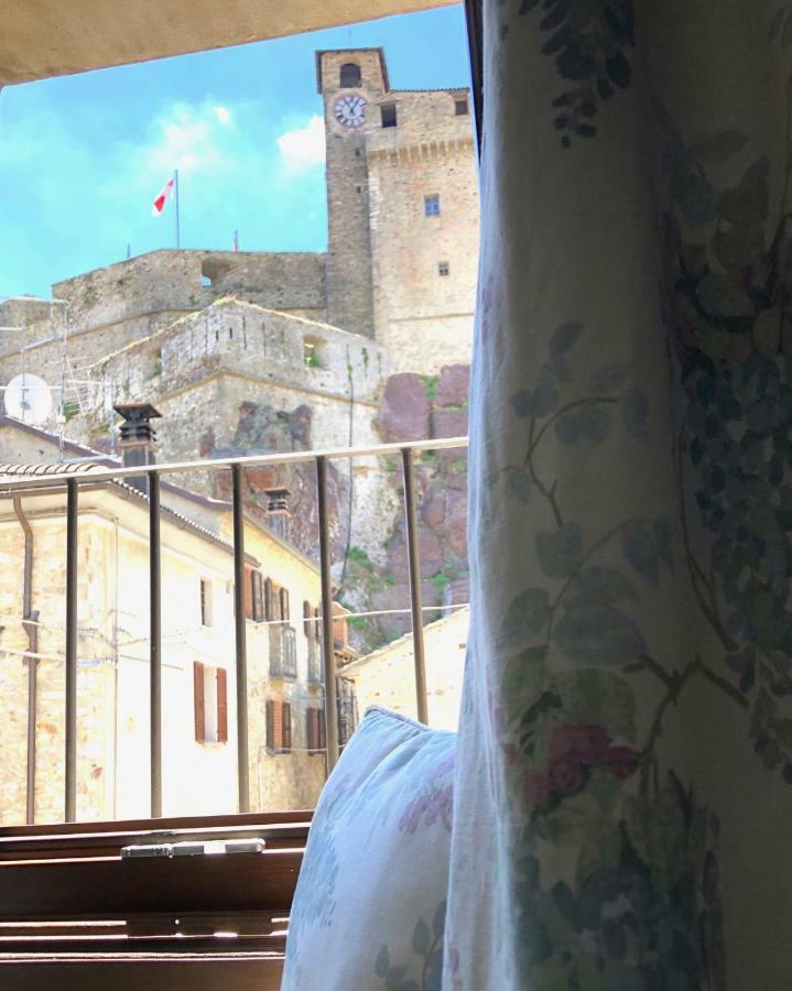 Hotel Le Sei Dame Bardi Exterior foto